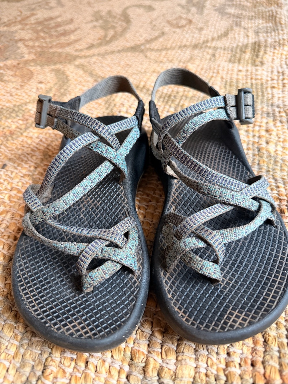 Women’s Chaco’s Size 6 Sandals in Teal and Black